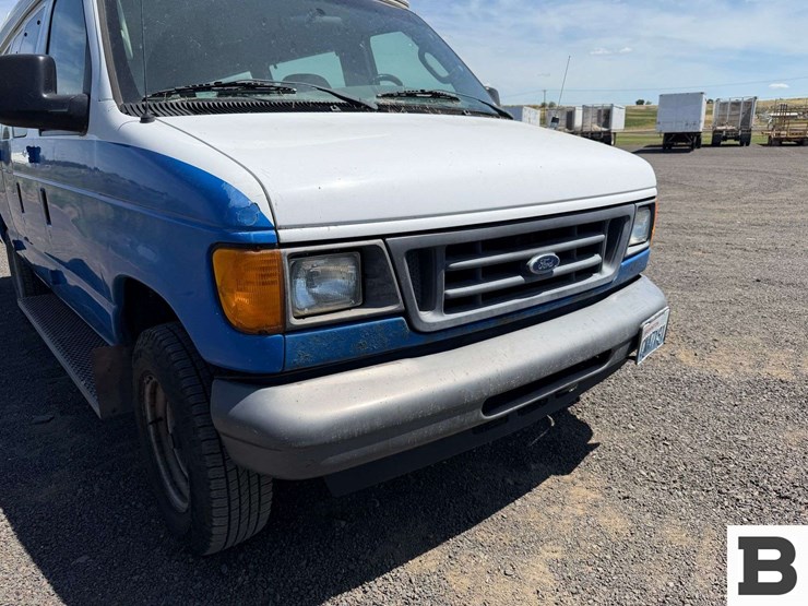 2007-ford-econoline-e-250-wheelchair-van-image-7