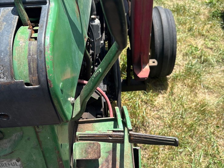 john-deere-3020-image-40