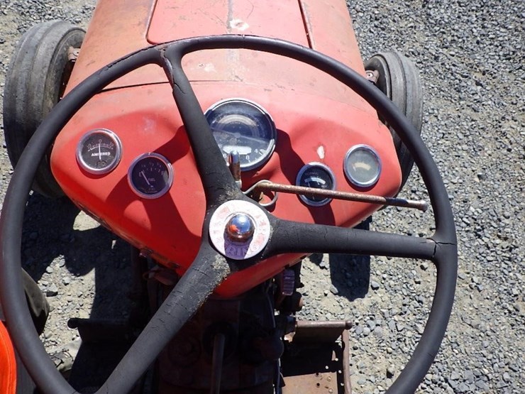 massey-ferguson-mf35-tractor-image-21
