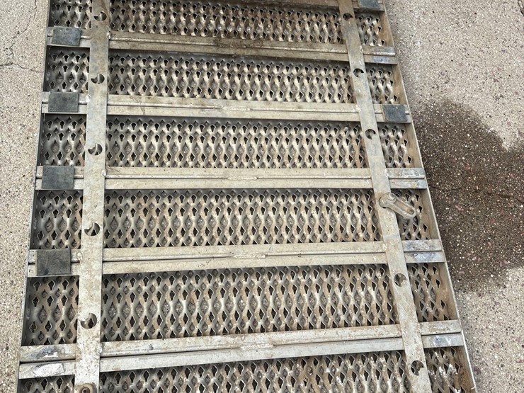 aluminum-semi-deck-plate/with-mounting-brackets-image-5