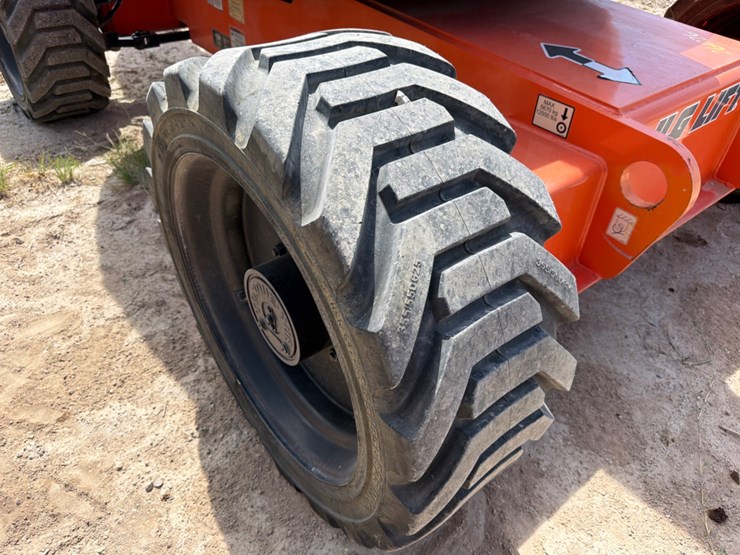 2013-jlg-600aj-image-5