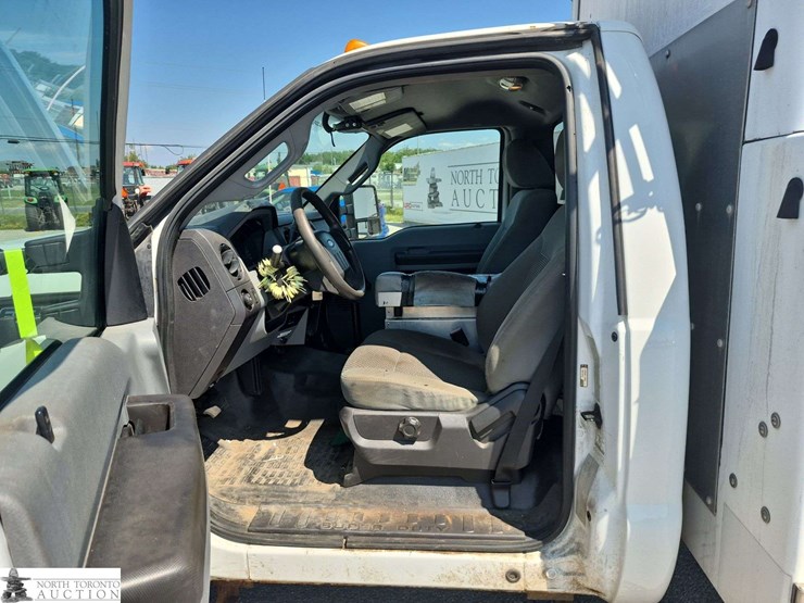2011-ford-f350-image-13