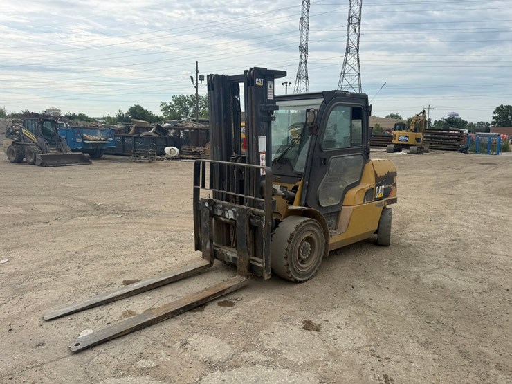 #2090-•-caterpillar-dp55n1-forklift-image-1