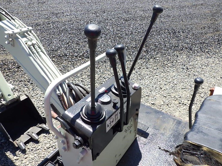 takeuchi-tb080-image-22