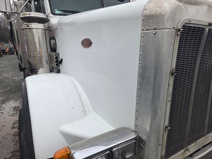 1995-peterbilt-357-image-11
