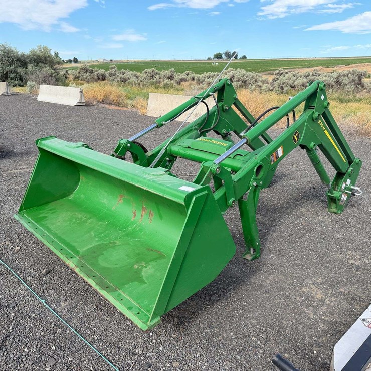 2019 JOHN DEERE 520M