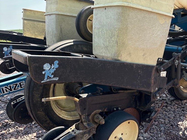 kinze-2210-image-12