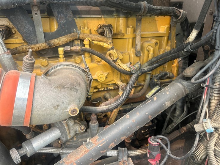 2005-caterpillar-c13-image-46