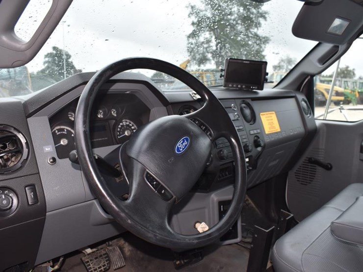 2011-ford-f750-image-24