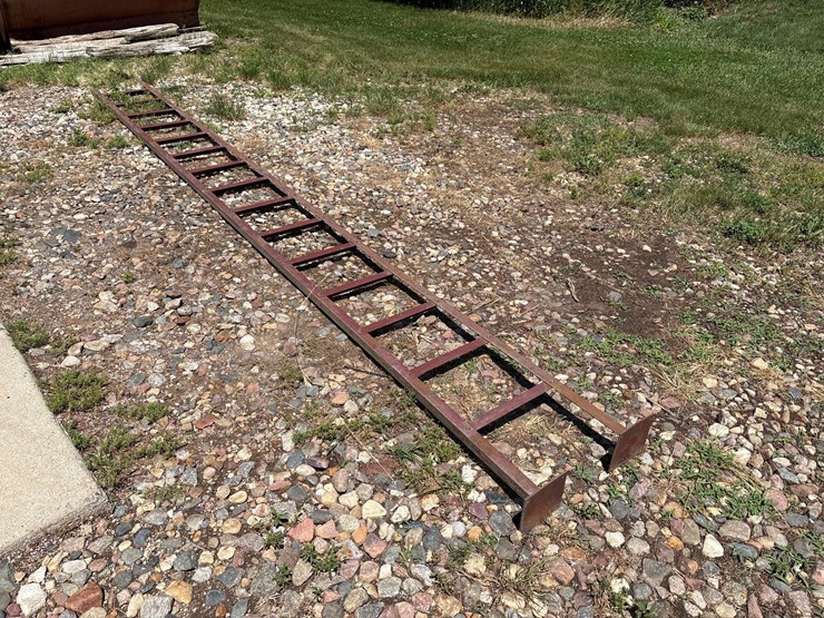 steel-grain-bin-ladder-image-1
