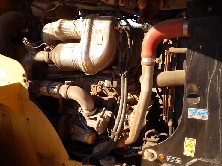 2017-caterpillar-910m-image-28