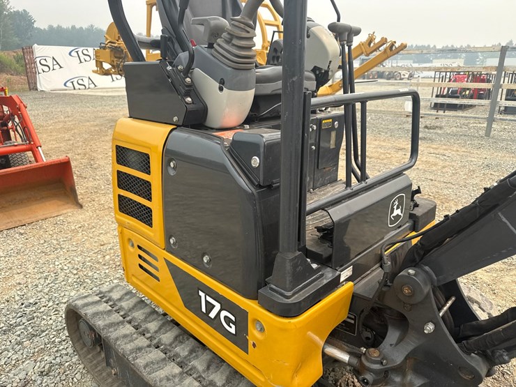 2023-deere-17g-image-24
