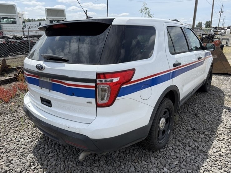2014-ford-explorer-image-4