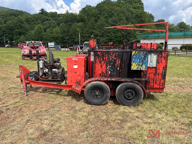 crafco-e-z-pour-200-gallon-tack-trailer-image-5
