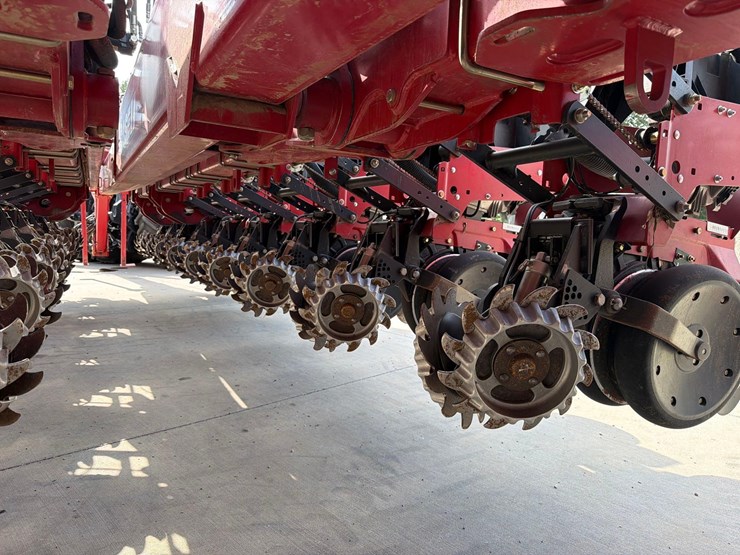 2012-case-ih-1250-image-21