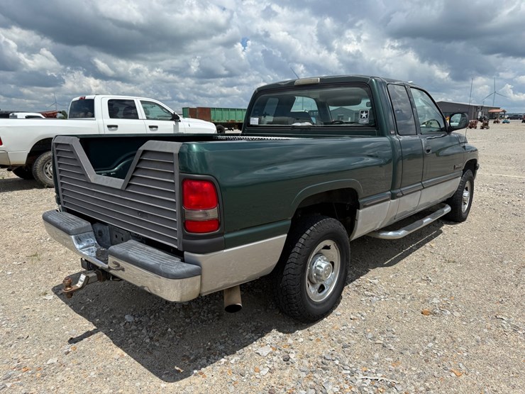 1999-dodge-ram-2500-image-4