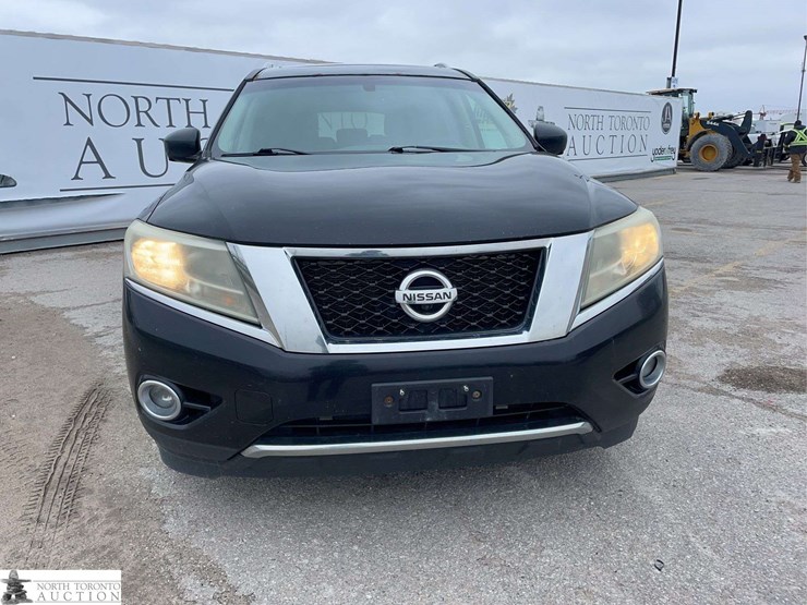 2013-nissan-pathfinder-image-2