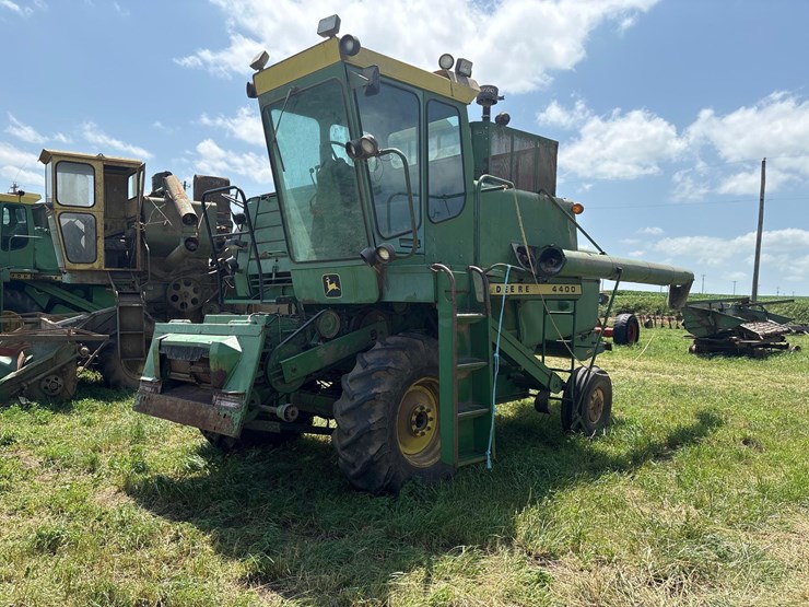 john-deere-4400-image-2