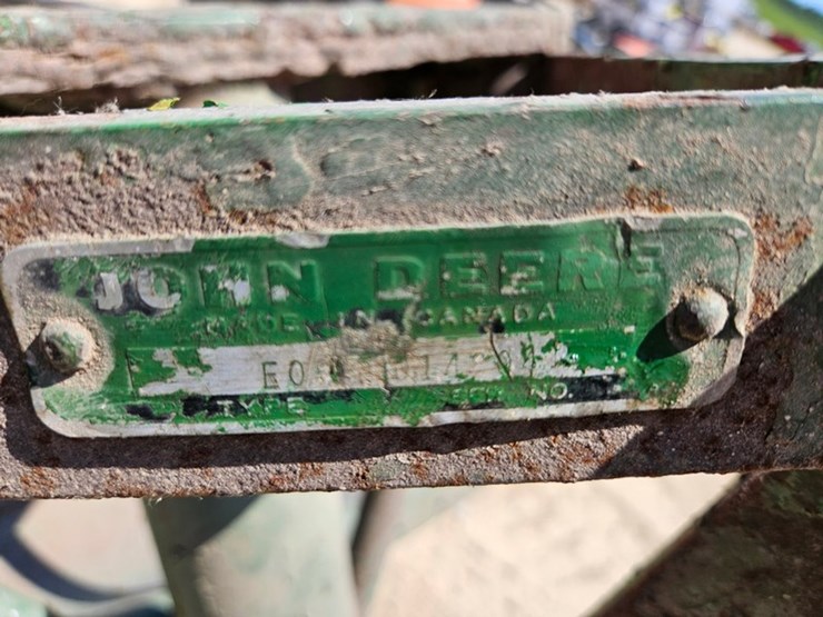 john-deere-8-image-13