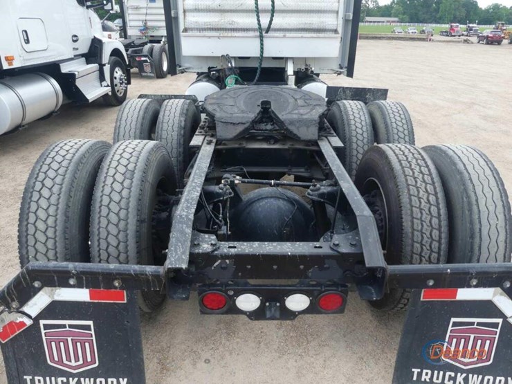 2022-kenworth-t680-image-7
