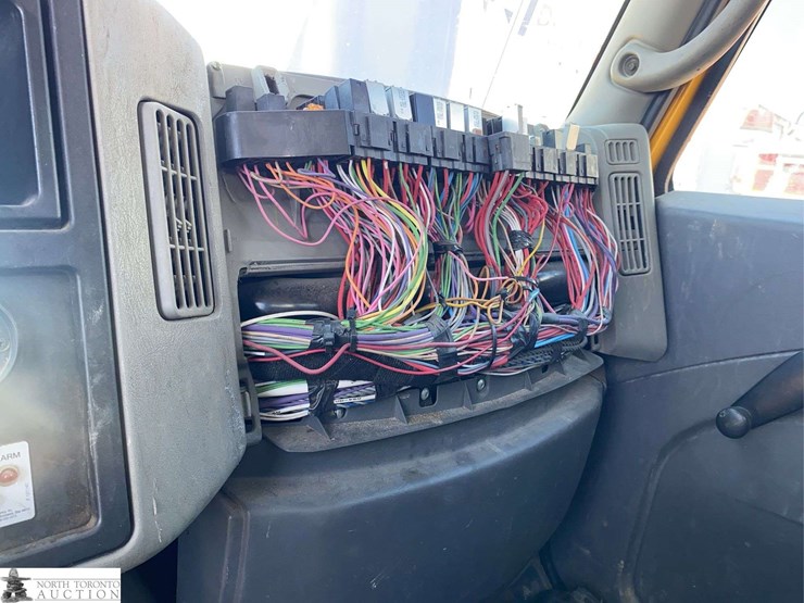 2010-international-durastar-4300-image-16