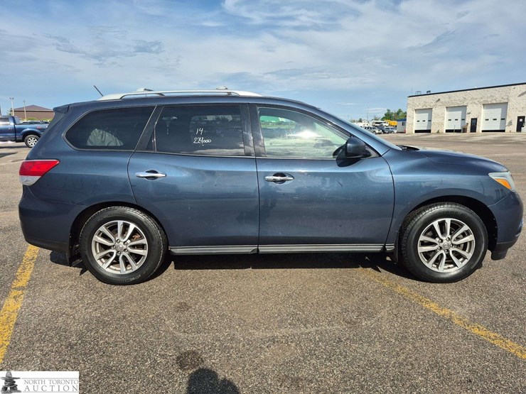 2014-nissan-pathfinder-image-4