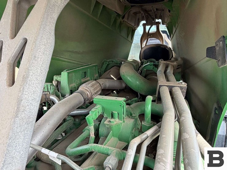 2014-john-deere-8345r-image-45