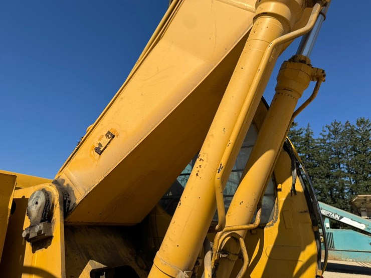 deere-230-lc-image-28