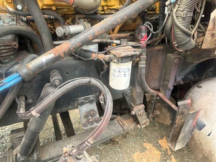 2005-caterpillar-c13-image-44
