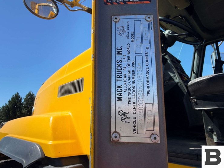 1999-mack-cl713-image-29