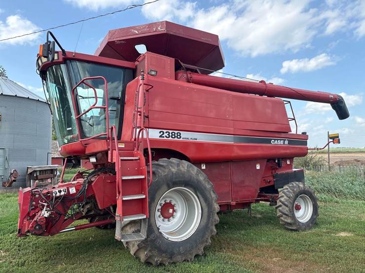 2006-international-2388-axle-flow-combine-image-82