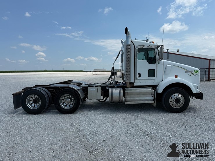 2010-kenworth-t800-image-4