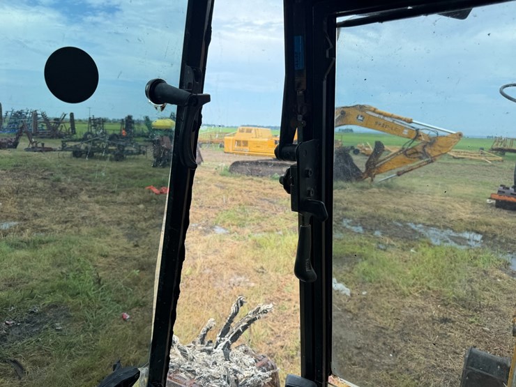 2006-caterpillar-420d-image-91