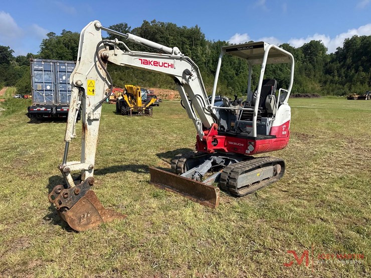 takeuchi-tb230-image-3