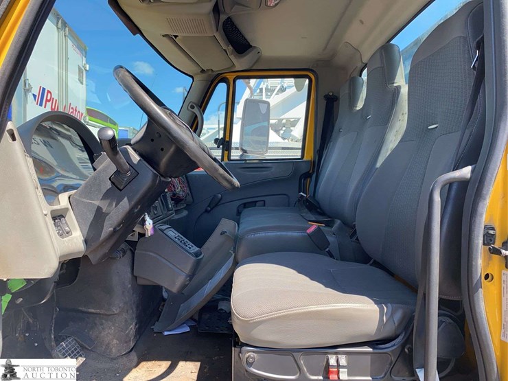 2010-international-durastar-4300-image-8