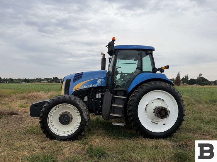 2007-new-holland-tg305-image-3