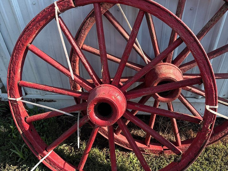wood-wagon-wheels-image-2