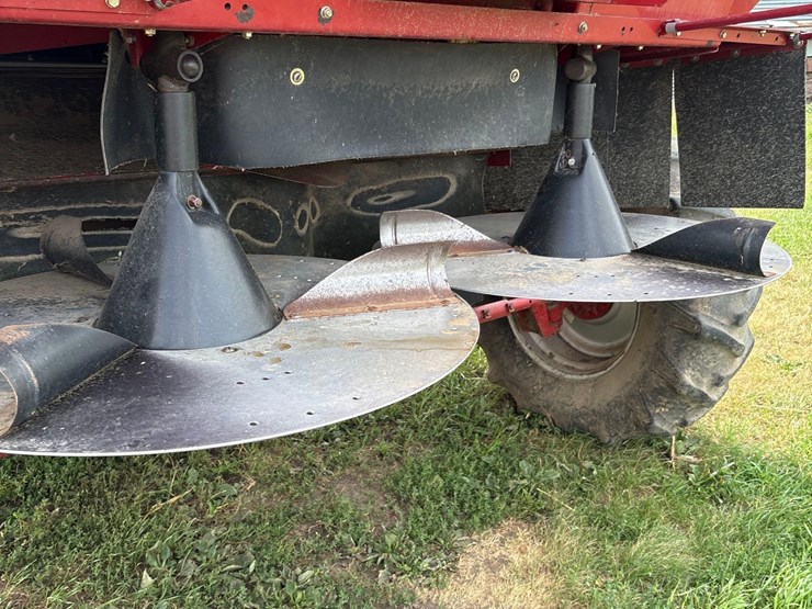 2006-international-2388-axle-flow-combine-image-28