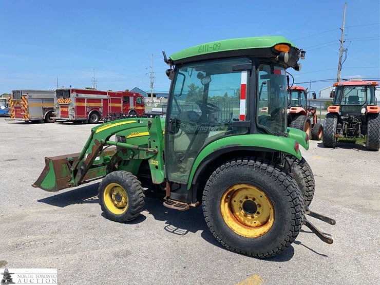john-deere-3520-image-7