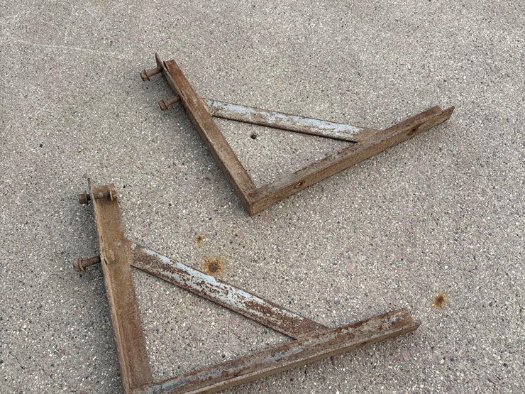 locking-semi-tool-box/-with-brackets-image-8