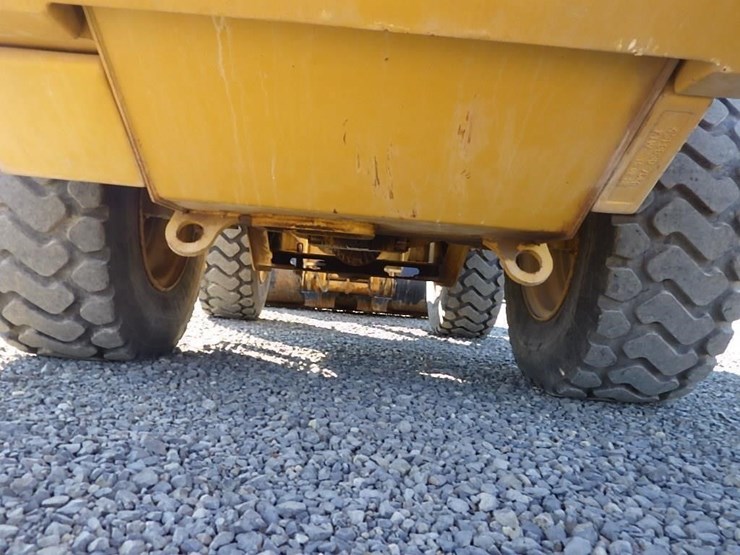 2017-caterpillar-910m-image-26