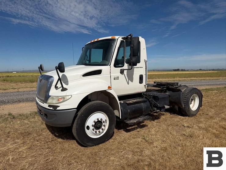 2006-international-durastar-4400-image-5