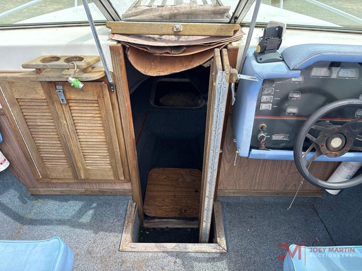 calaic-19'-cuddy-cabin-boat-image-19