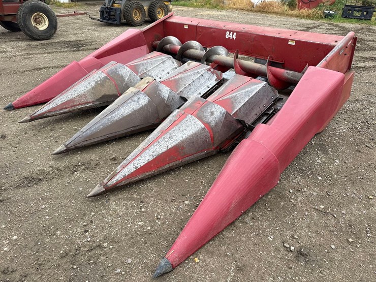 case-ih-844-image-1