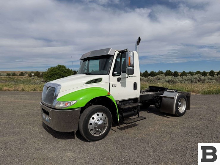 2006-international-durastar-4300-image-2