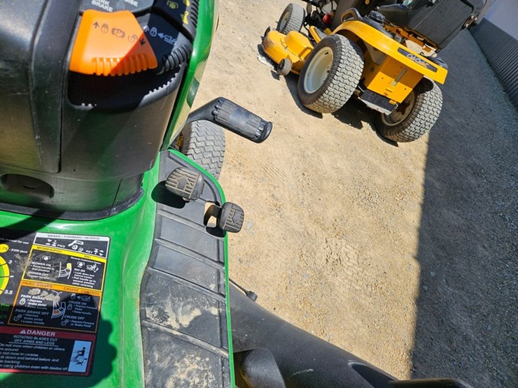 john-deere-x300-image-24