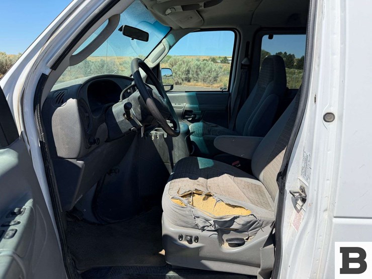 2003-ford-econoline-350-image-19