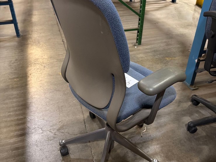 office-chair-image-2