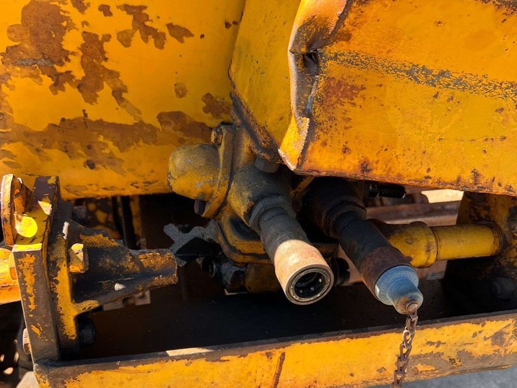 caterpillar-d2-image-27