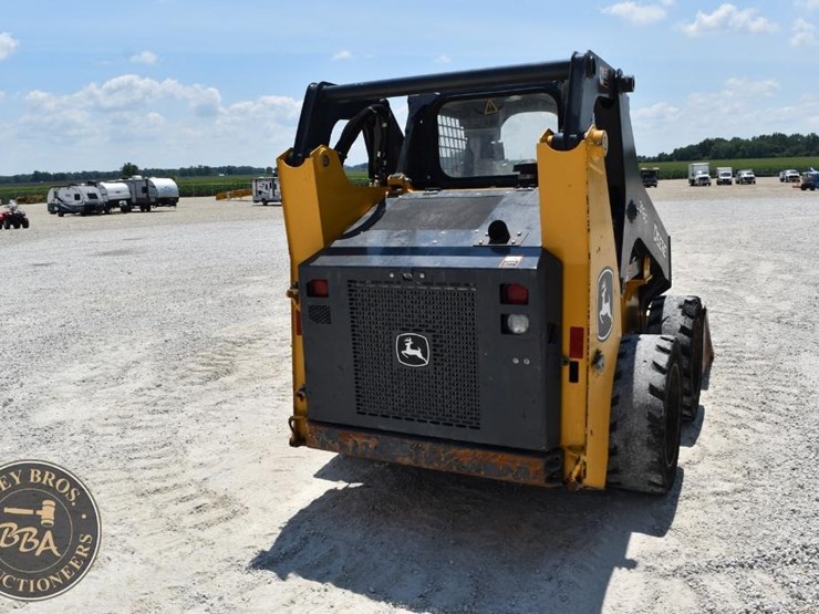 2021-deere-318g-image-14